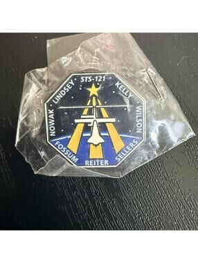 Authentic NASA STS-121 Space Shuttle Discovery ISS Hat Pin / Lapel Pin - NEW